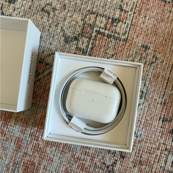 airpods pro 2nd generation - Picture 6 of 7